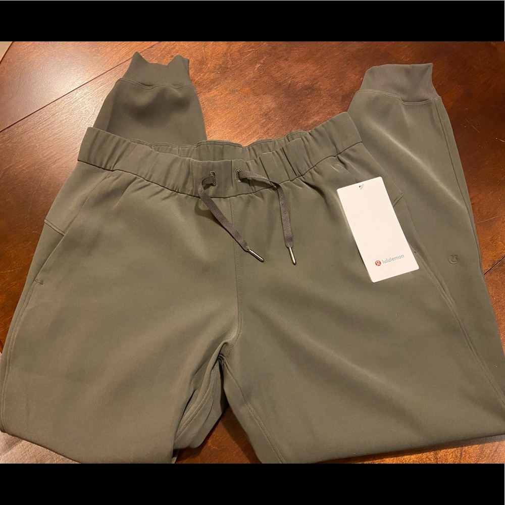 Woven dark olive Lululemon on the fly joggers
